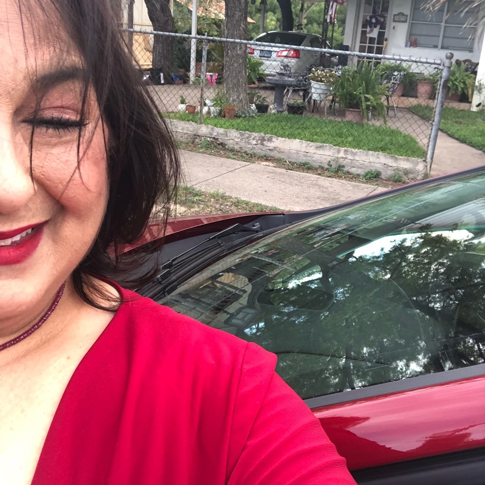 Meet your Posher, Laura